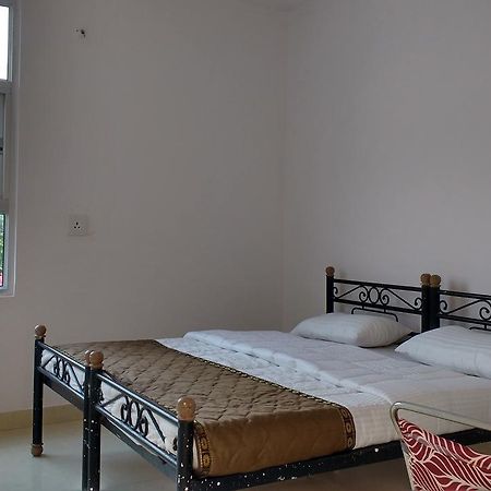Club Awara Holiday Resort Manesar Eksteriør billede