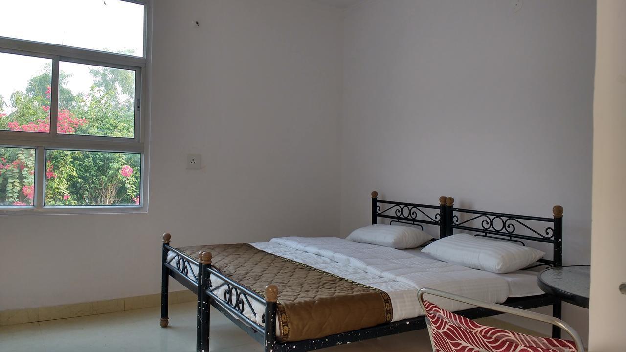 Club Awara Holiday Resort Manesar Eksteriør billede